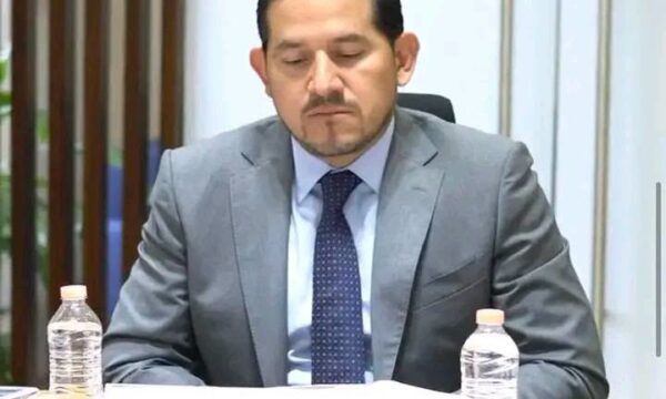 Detienen a exsubsecretario de Administración de Alfredo Del Mazo por venta de plazas