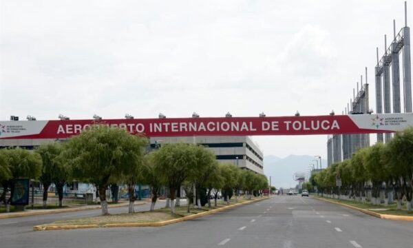 Detectan en aduana del Aeropuerto Internacional de Toluca cargamento con metanfetaminas