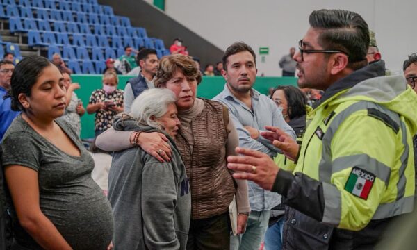 Supervisa Delfina Gómez atención a evacuados en Neza por fuga de gas natural