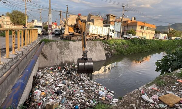Proyecta Ecatepec obra que evitará taponamiento de basura en canal de Cartagena