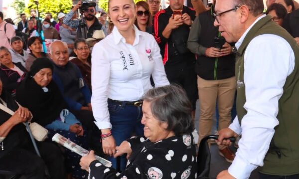 Jornada de salud lleva más de 700 servicios gratuitos a familias de San Juan de las Huertas en Zinacantepec