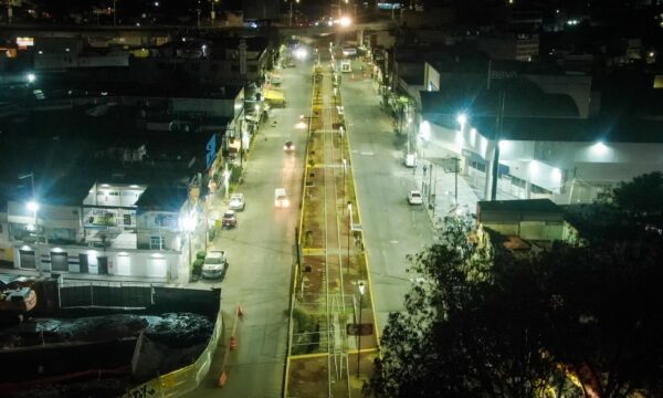 Sustituyen y colocan nuevas luminarias en Naucalpan para calles más seguras
