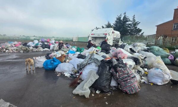 Toluca  impide acumulación de residuos sólidos en plazas y kioscos