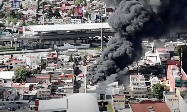 Se incendia un centro de reciclaje cerca de la Terminal de Toluca