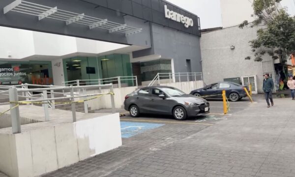 Investigan presunto robo de un millón de pesos en sucursal del centro de Toluca