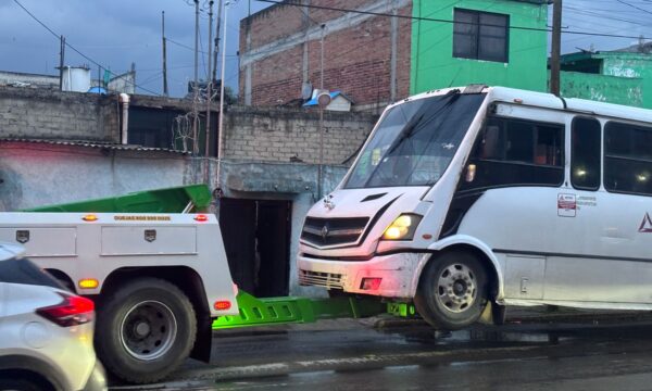 Detectan a dos operadores del transporte público con alcoholemia positiva en Toluca; suman tres en una semana