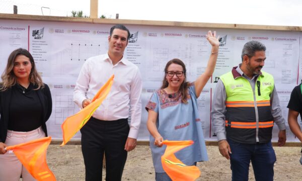 Azucena Cisneros y Miguel Torruco dan banderazo a Centro México Imparable