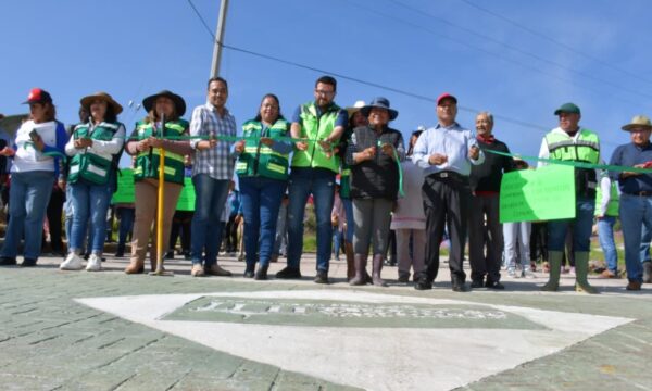 Almoloya de Juárez refuerza obras de vialidad y agua en comunidades