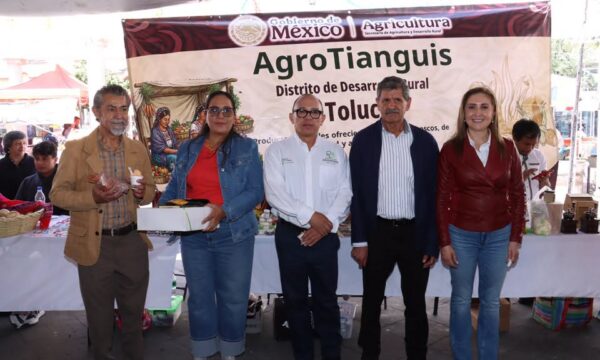 Impulsan producción del campo y artesanías en Expo de Zinacantepec