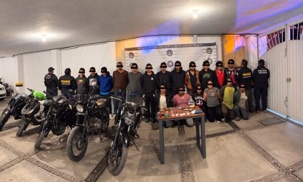 Detienen a 18 personas en Toluca por presunto robo de motos y narcomenudeo