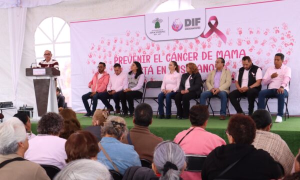 Zinacantepec entrega apoyos funcionales y pelucas oncológicas durante Octubre Rosa