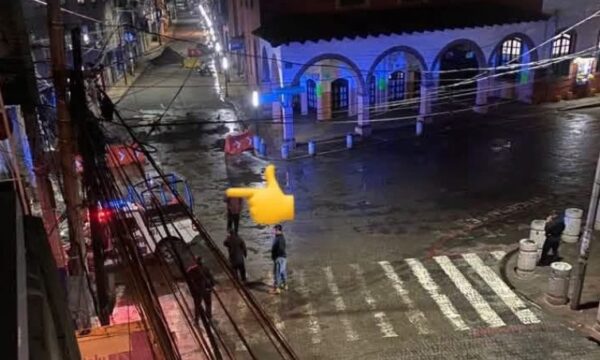 Choca patrulla de la policía municipal de Ocoyoacac; investigan causas del percance